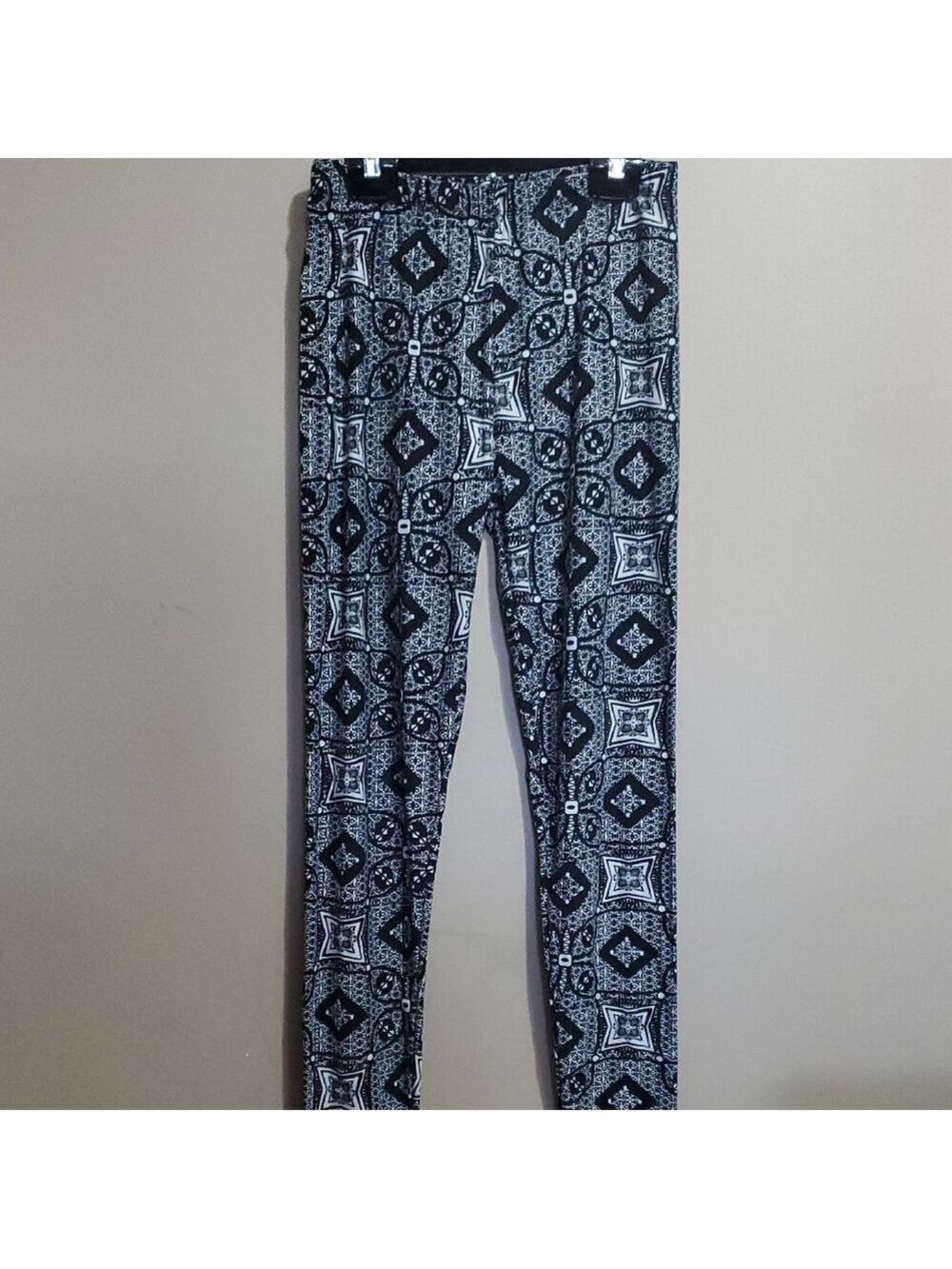 Stylish Black and White Patterned Kids Leggings Size Medium